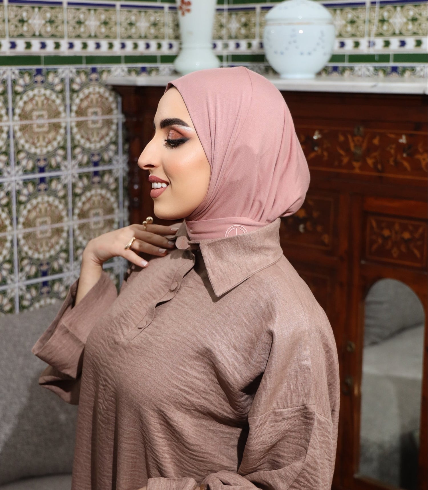 Full-body view of CHANO Modesty’s Instant Bamboo Hijab in old pink, ideal for modest, elegant, and breathable day-to-day fashion.