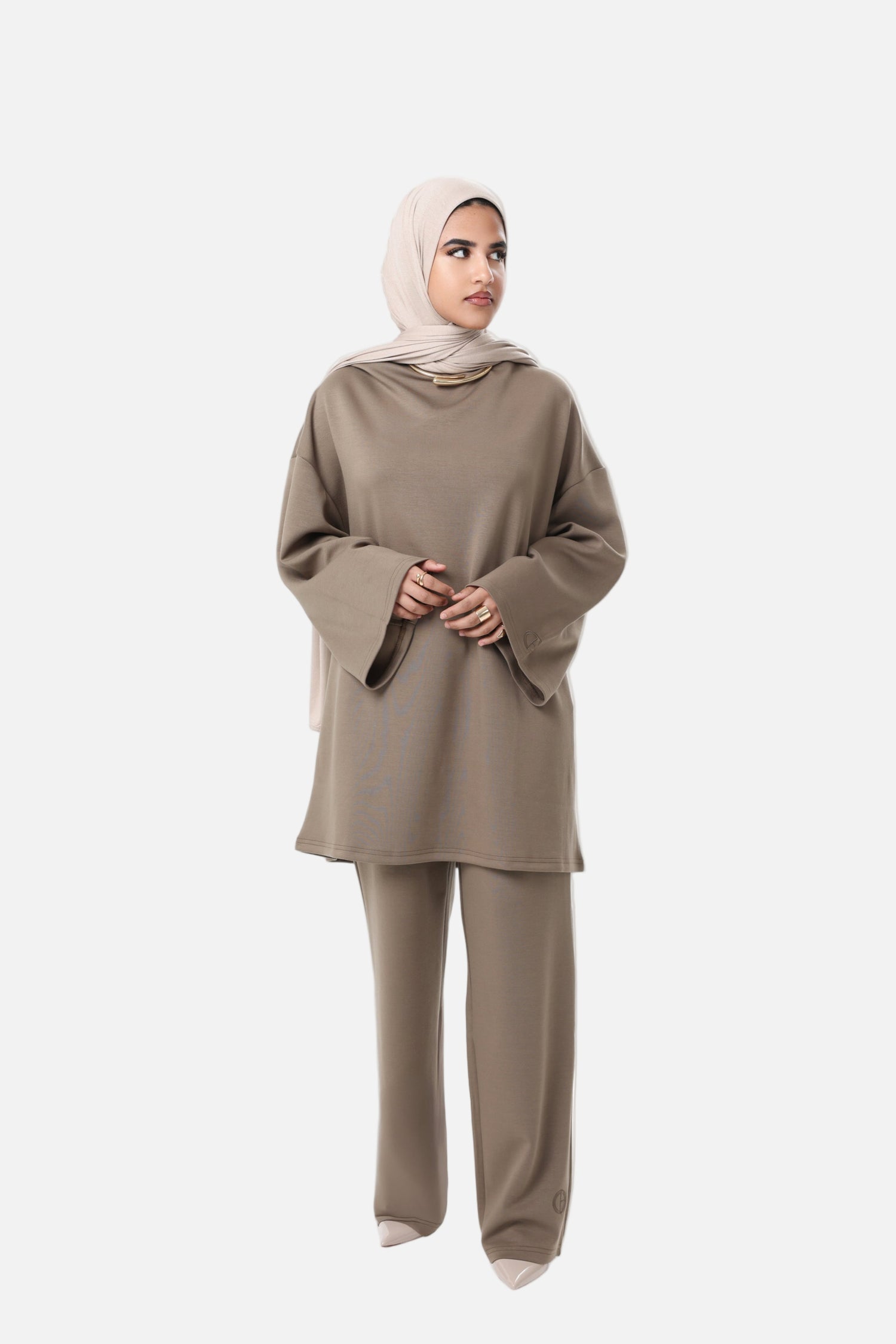 Model wearing the CHANO Comfy Two-Piece Set in Taupe, side view highlighting the flowy cotton-blend fabric and modest silhouette.