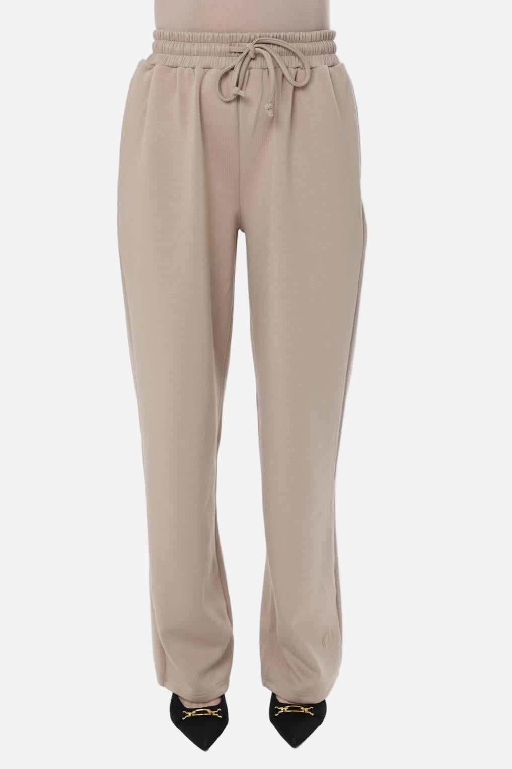 Comfy Two-Piece Set in Sand – wide-leg trousers with elastic waistband and drawstring, modest loungewear by CHANO Modesty.