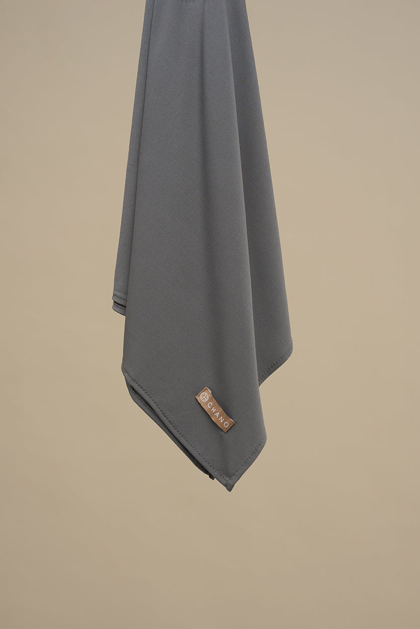 De CHANO premium jersey hijab in grijs is gemaakt van zachte, comfortabele stretchstof, ideaal voor alle seizoenen. Licht van structuur en niet transparant.