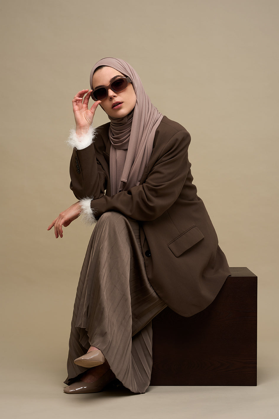 De CHANO premium jersey hijab in taupe is gemaakt van zachte, comfortabele stretchstof, ideaal voor alle seizoenen. Licht van structuur en niet transparant.