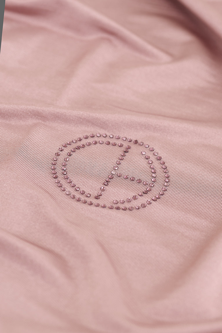 De CHANO satin jersey hijab in oud roze is gemaakt van zachte, comfortabele stretchstof, ideaal voor alle seizoenen. Niet-transparant en licht van structuur.