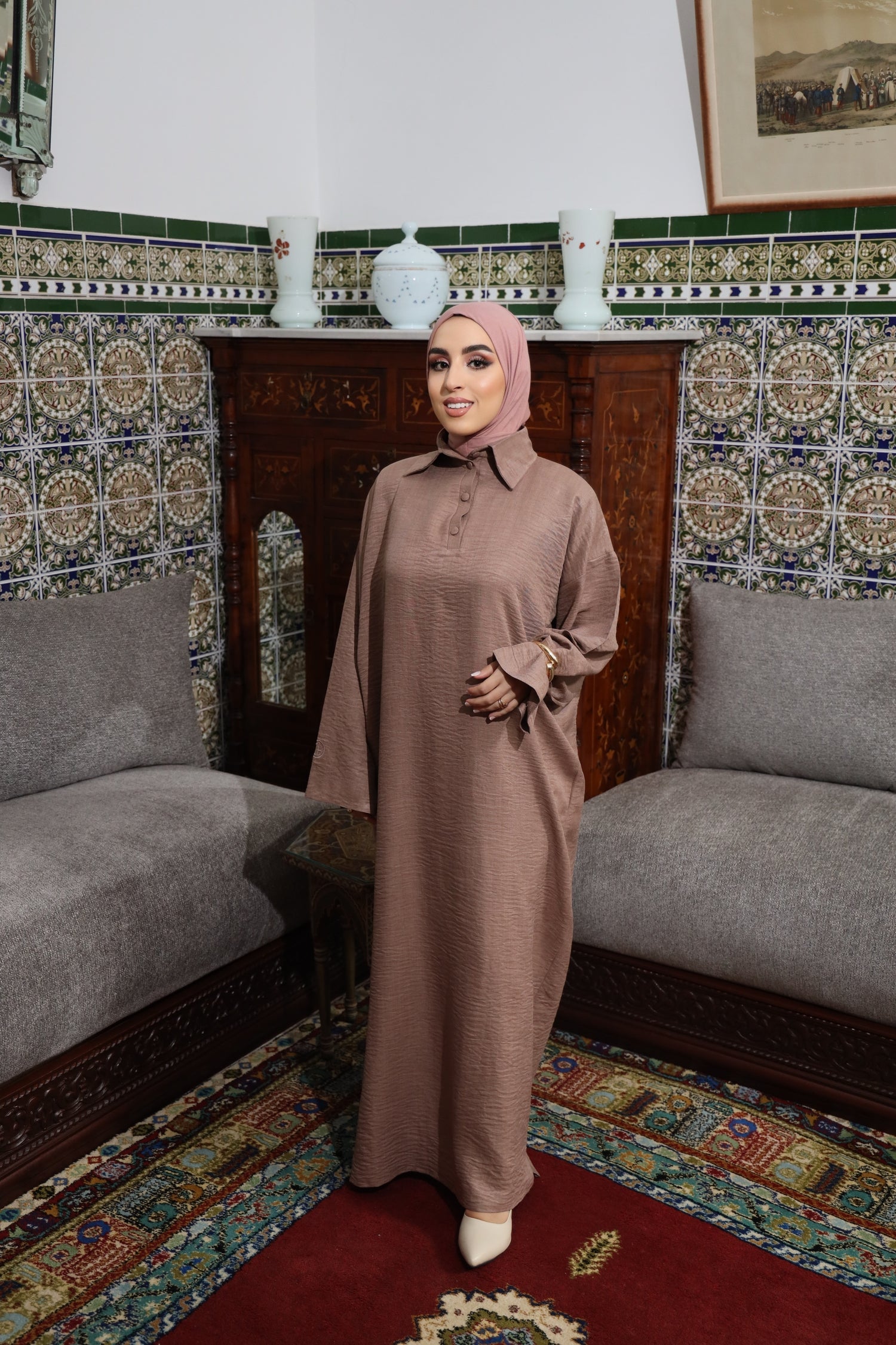 Model wearing CHANO Modesty’s Textured Tunic Dress in soft brown, a relaxed modest fit with wide sleeves and a buttoned collar — perfect for effortless elegance.