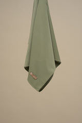 De CHANO premium jersey hijab in groen is gemaakt van zachte, comfortabele stretchstof, ideaal voor alle seizoenen. Licht van structuur en niet transparant. 