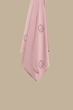 De CHANO satin jersey hijab in oud roze is gemaakt van zachte, comfortabele stretchstof, ideaal voor alle seizoenen. Niet-transparant en licht van structuur.